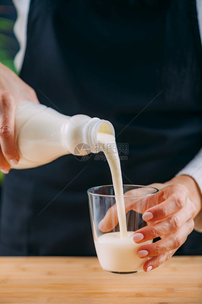 一种健康的发酵奶制品超食饮料富含天然原生物lacto和bifd细菌图片