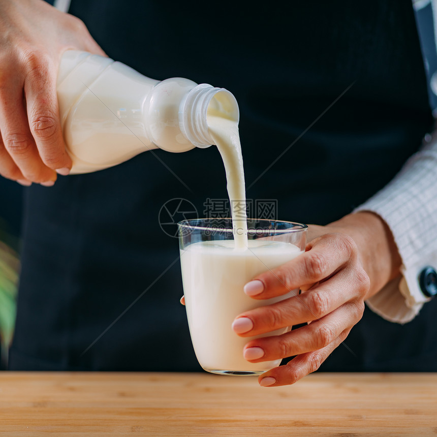 一种健康的发酵奶制品超食饮料富含天然原生物lacto和bifd细菌图片