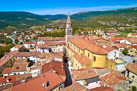 buzet古代山丘镇buzet教堂和建筑空中观察croati岛地区图片