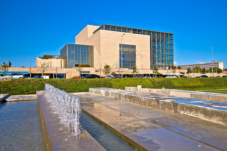 萨格勒布的和大学图书馆喷泉草地观景20年将举行克罗阿蒂亚总统会议的地方背景图片