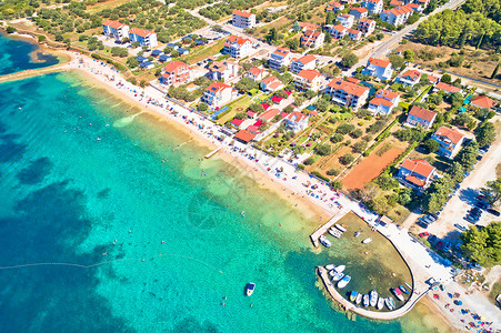 绿石海滨空中观察Croati地区背景图片