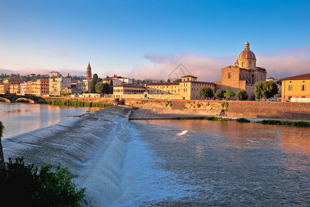 河流地貌和建筑景观意大利的拖累地区图片