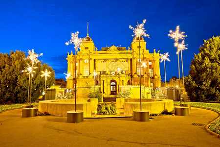 Croati广场croatin剧院夜景Croati首都著名的地标图片