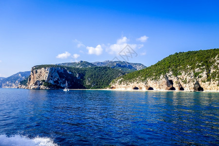 戈诺内卡拉卢纳海滩在奥罗西高尔夫撒丁岛意大利意大利撒丁岛orosei高尔夫的calaluna海滩背景