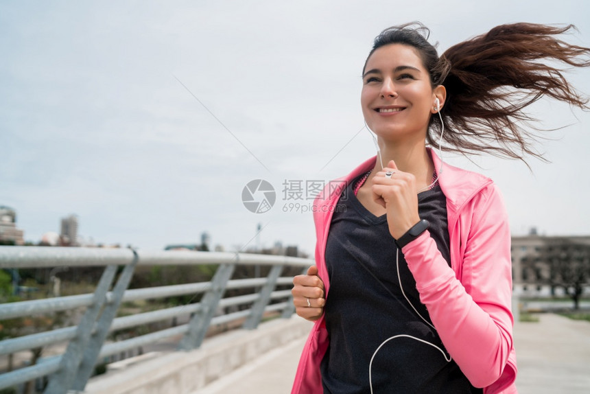 女性运动者图片