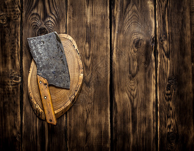 古老的斧子用来切木制背景旧的斧子用来切图片