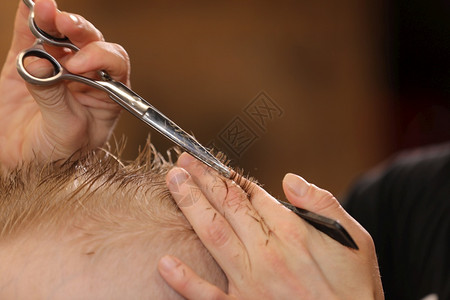 在理发店或廊从事理剪店毛廊裁发店图片