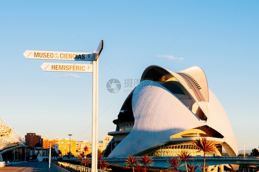 201年oct3120ValenciSpn蓝色天空下的艺术和科学城市现代建筑由Santigocltrv和felixcandel设图片