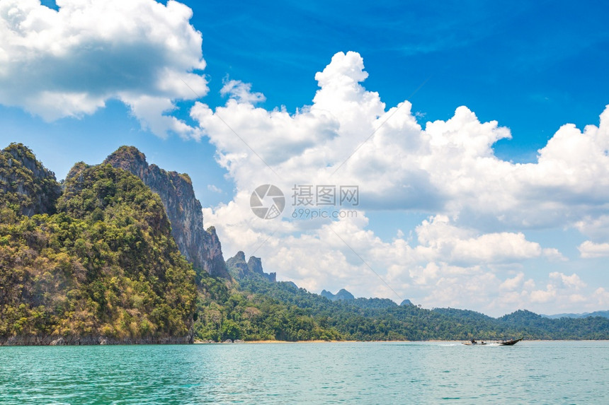 夏日在泰国的Chiowlan湖rtchpr大坝kos公园图片