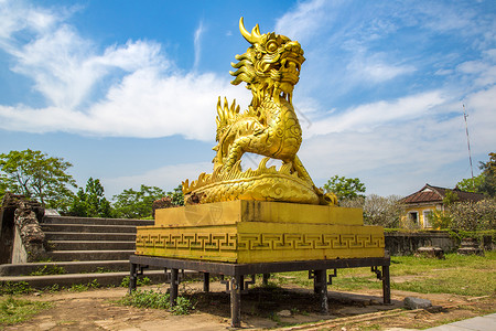 金龙雕像位于皇帝宫内严禁城市夏日背景图片