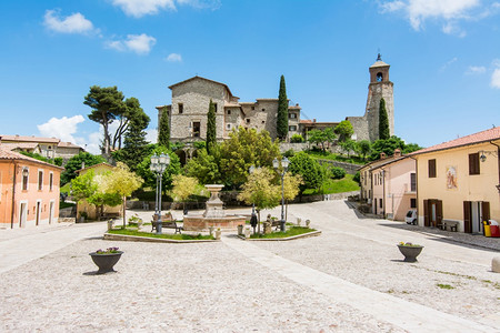 拉齐奥地区的中世纪小镇以圣弗朗西斯天主教圣所闻名图片
