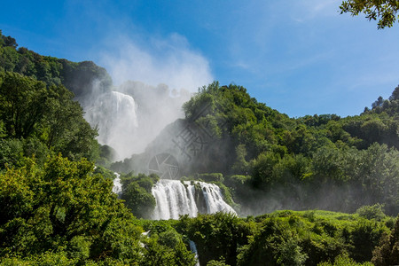 马尔莫瀑布在意大利的乌布里亚世界上最高的人造瀑布高清图片