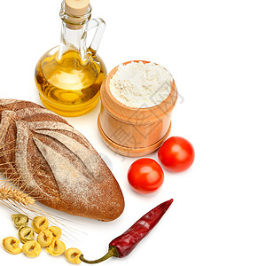 面包腊肠蔬菜和香料在白色背景中隔离健康的食物免费文本空间图片