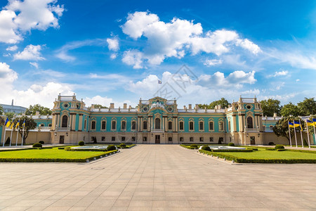 素材天下官方马林斯基宫殿在耶夫乌克林在一个美丽的夏日中背景