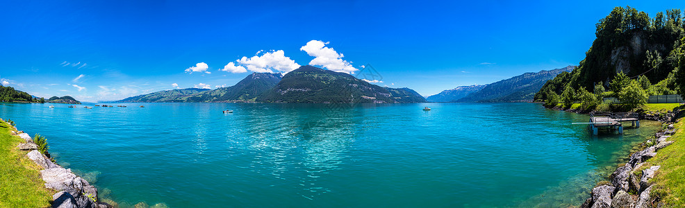 在一个美丽的夏日里苏纳西湖的全景高清图片