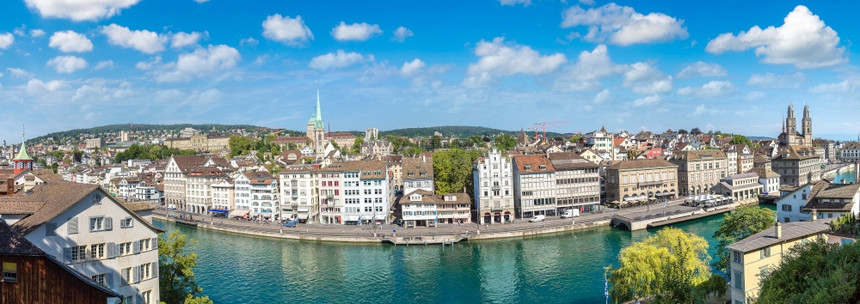 苏黎世历史部分的全景在一个美丽的夏日中苏黎世的历史部分瑞士图片