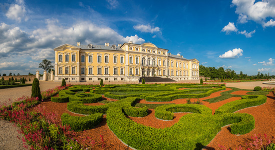 拉特维亚宫殿花园全景图片