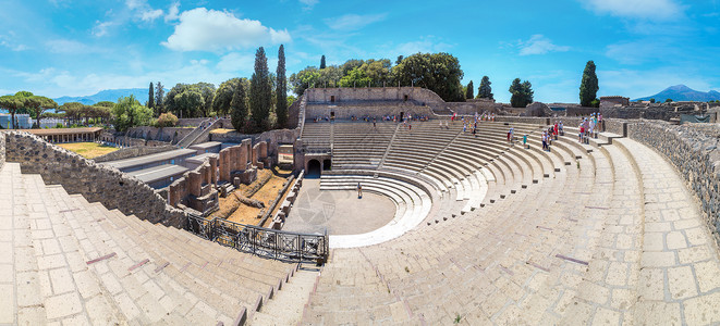 古城庞贝的罗马小剧院在79bc被火山喷发摧毁高清图片