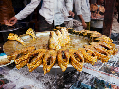 孟加拉国达卡Bengali当地食品在达卡市场销售背景