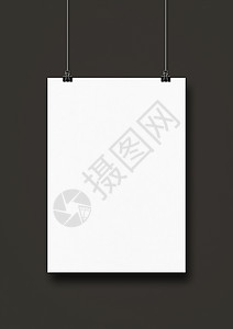 白色海报挂在黑墙上有剪片空白模型板色海报挂在黑墙上有剪片背景图片