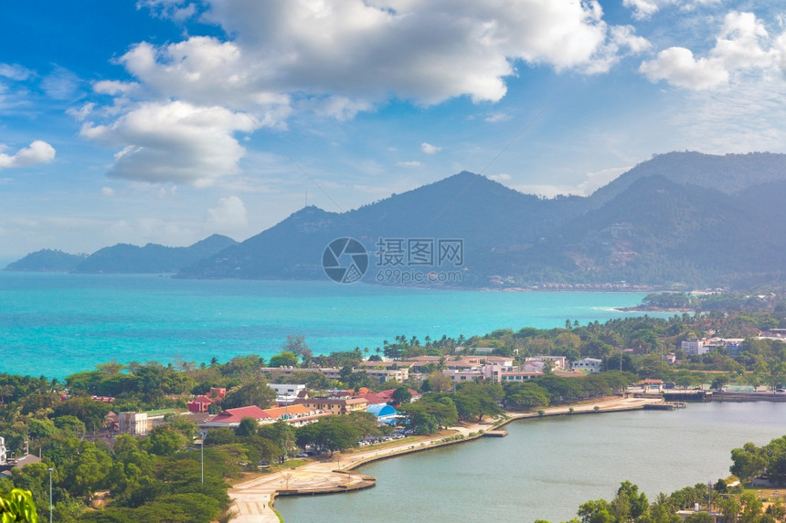 夏日在泰河沿岸高萨穆伊岛的空中巡视图片