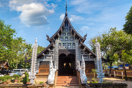 夏日在泰国吉昂马伊的青春寺庙图片