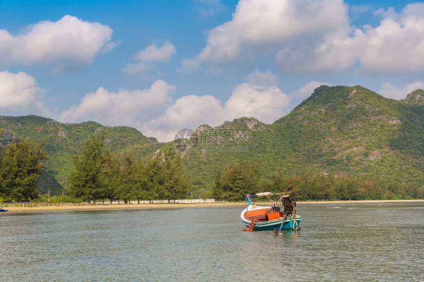 夏日在泰国的KhaosmriYt公园图片