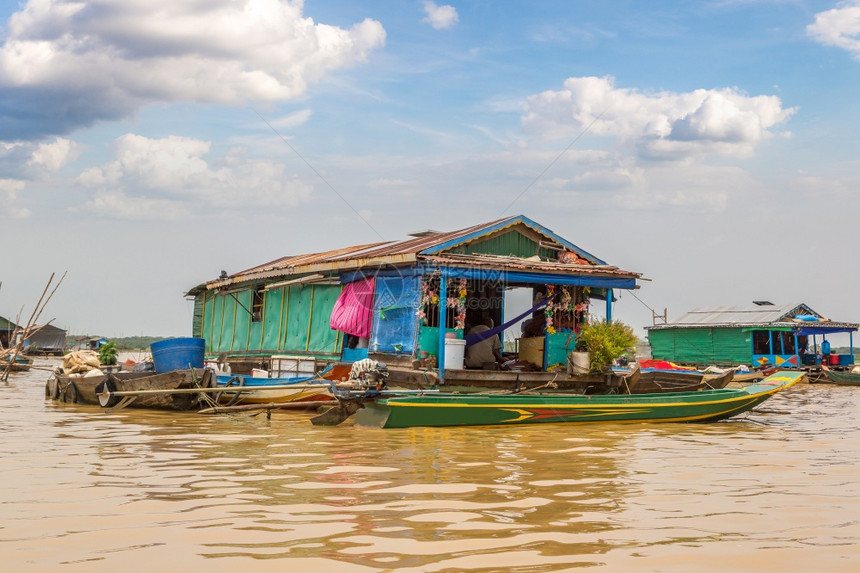 在夏日Cambodi的SemRs附近图片