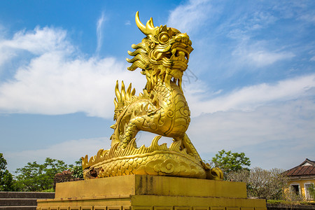 金龙雕像位于皇帝宫内严禁城市夏日背景图片
