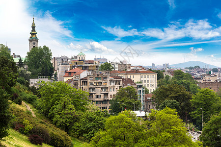 在一个美丽的夏日里位于塞尔比亚的贝格勒城市风景高清图片