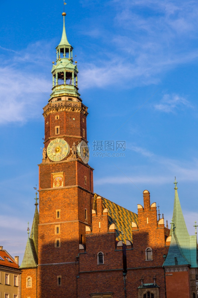 波兰弗罗茨瓦夫7月29日2014年7月29日波兰弗罗茨瓦夫的老市政厅弗罗茨瓦夫是波兰古老而美丽的城市图片