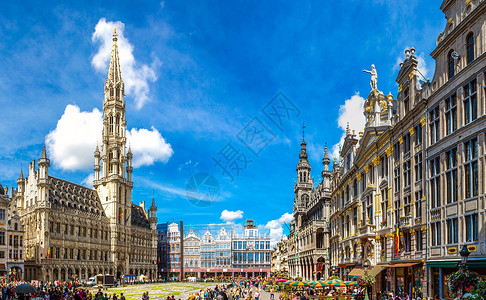 一个美丽的夏日比利时布鲁塞尔的大广场高清图片