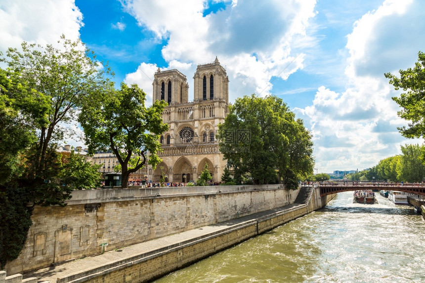 巴黎女神和是巴黎最著名的象征之一图片