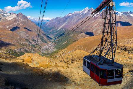 阿尔卑斯山观光电缆车图片