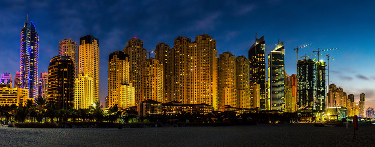 夏天的夜晚日落瓦埃图片