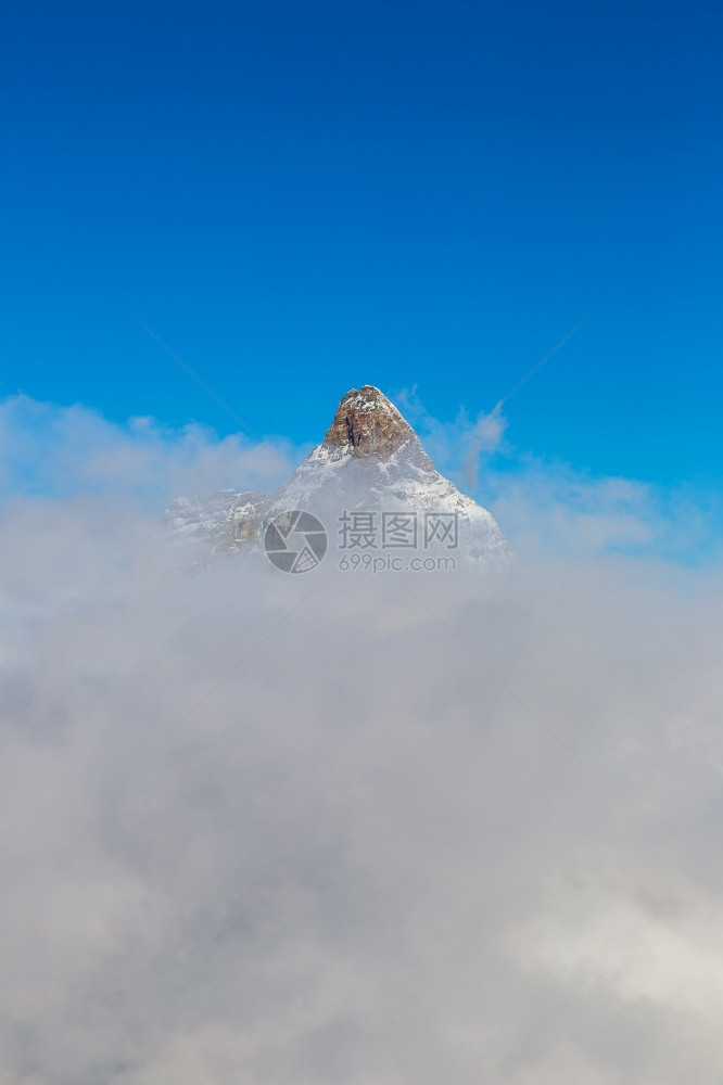 日夏在瑞士的云顶图片