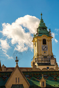 在一个夏天的日子里在布拉迪斯瓦的老市政厅里斯洛瓦基亚图片