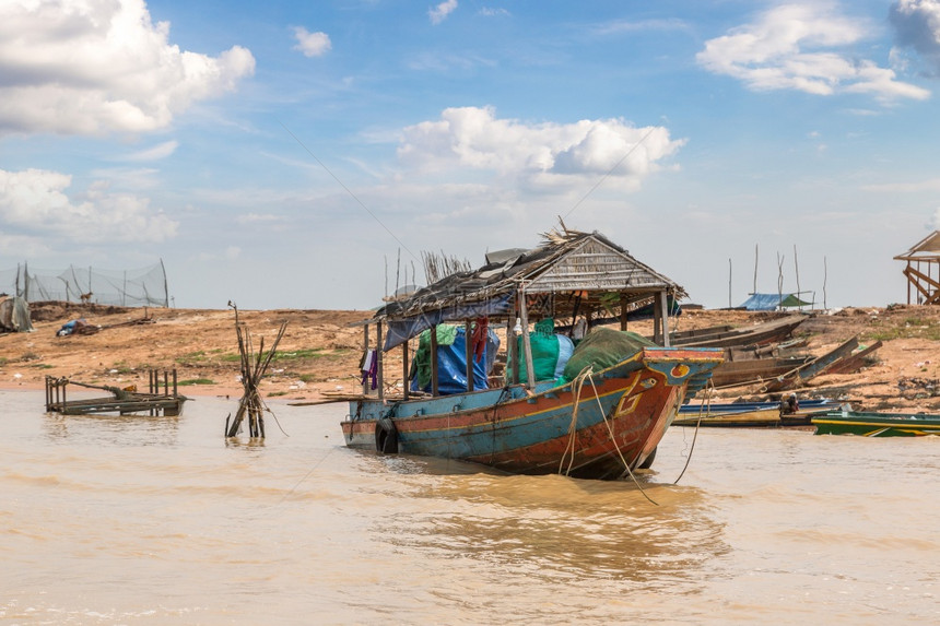 在夏日Cambodi的SemRs附近图片