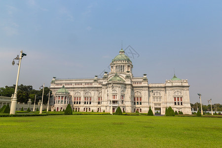 圣塔萨马约姆王座殿堂泰国皇宫的在夏日里泰国的邦哥图片