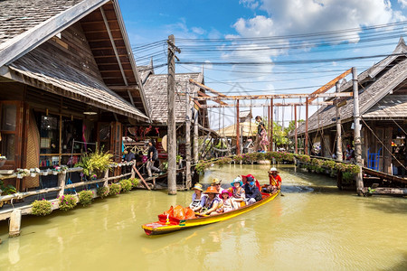 2018年3月日夏季在泰国帕塔亚的浮动市场图片