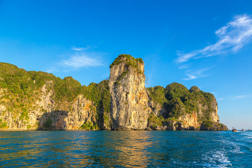 夏日的海滨克拉比泰兰图片