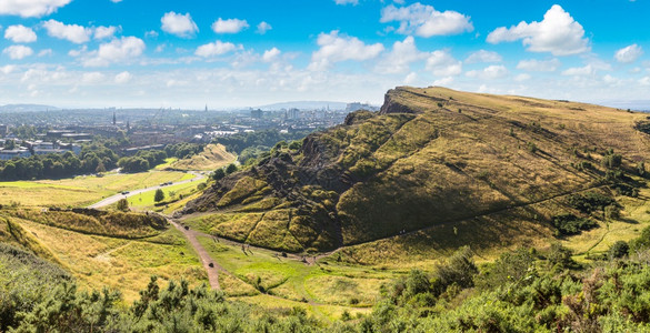 edinburgh城市从atu在一个美丽的夏日苏格兰联合王国图片