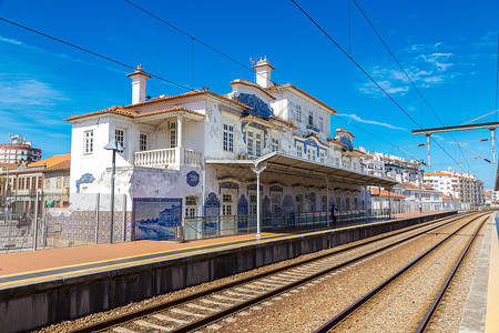 费林德斯火车站阿维罗的火车站在美丽的夏日里背景