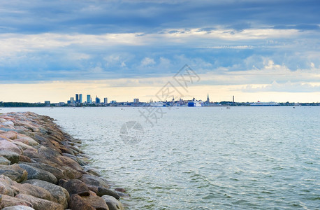 海景高的天线图片