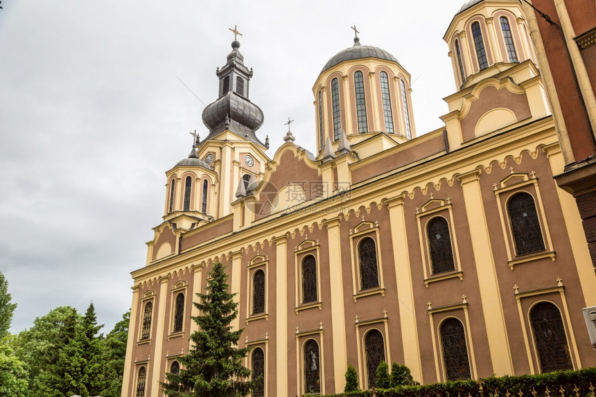 萨雷耶沃的正统教堂在美丽的夏日波斯尼亚和泽哥维纳图片