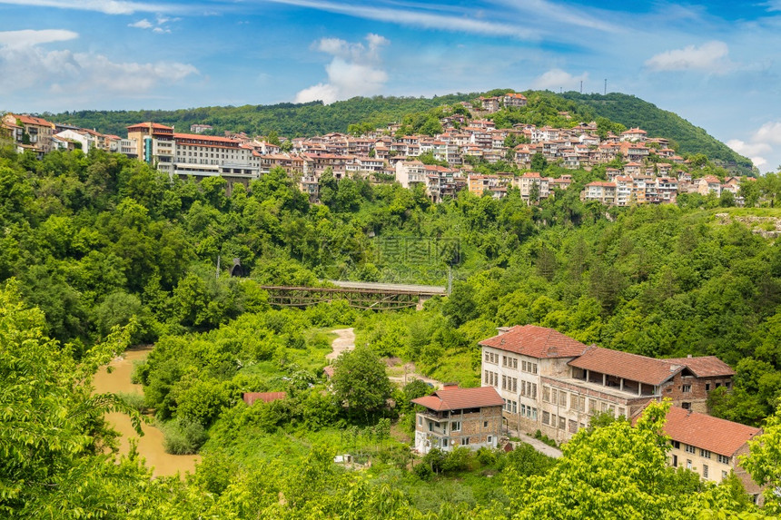 在美丽的夏日中塔诺沃的威利科塔诺沃图片