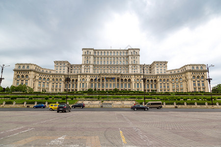 在布加勒斯特建造罗马议会在美丽的夏日布加利亚高清图片