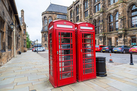 格拉斯哥大学苏格兰联合王国的红色电话亭高清图片