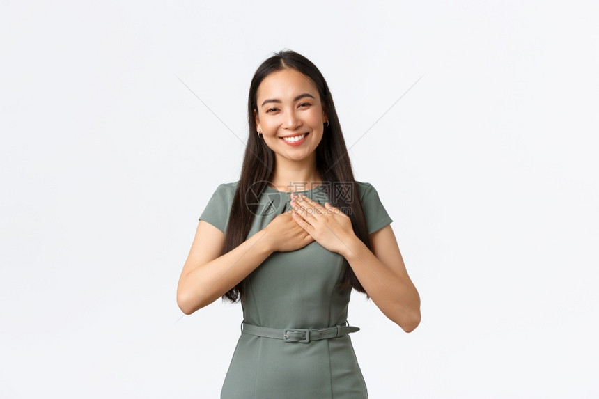 小企业主女家概念感动和高兴的女商人获得奖项到赞美或握手在心上微笑广泛小企业主感动和高兴的女企业家概念赞美或得到举手在心上微笑广泛图片