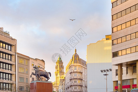 市中心波尔图风景和市政厅背图片